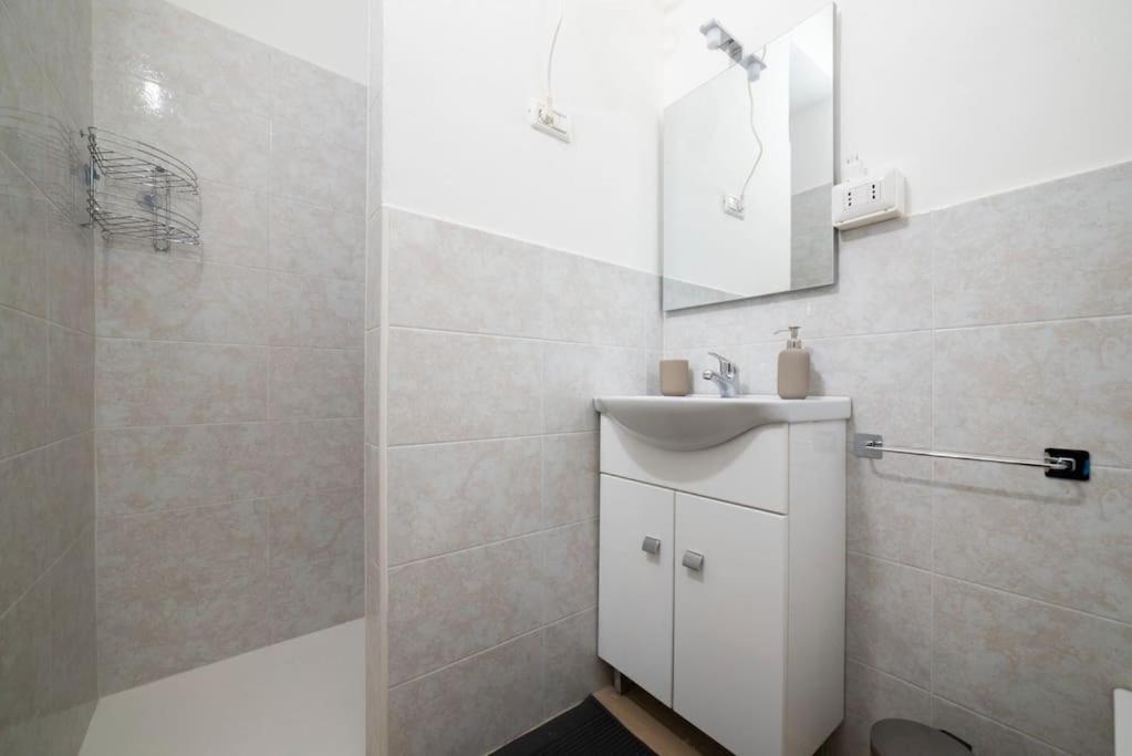 Apartment 4 Stops From The City Center Mailand Exterior foto