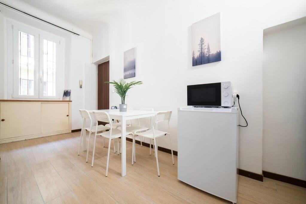 Apartment 4 Stops From The City Center Mailand Exterior foto